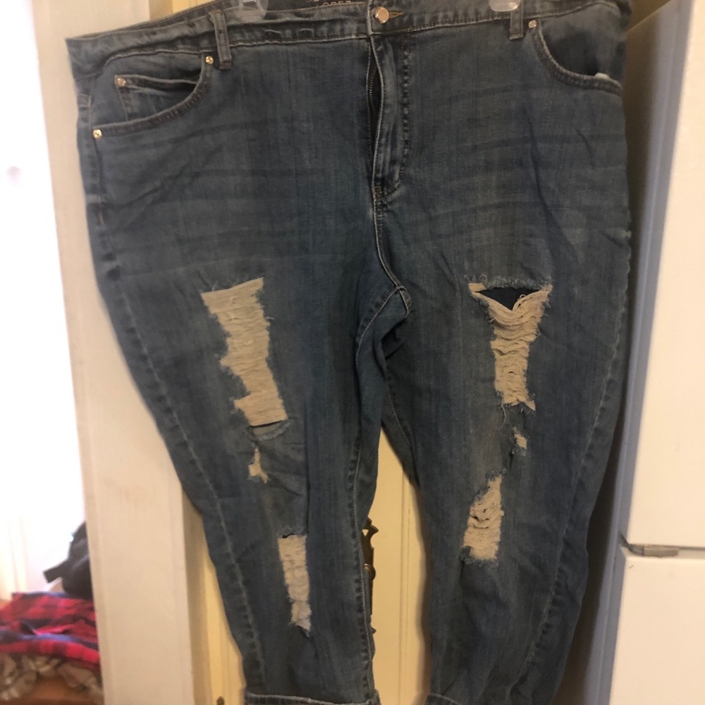 Jennifer Lopez boyfriend Capri size 24